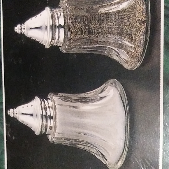 #40📣📣📣wm Rogers and Son salt and pepper shakers - Picture 4 of 6